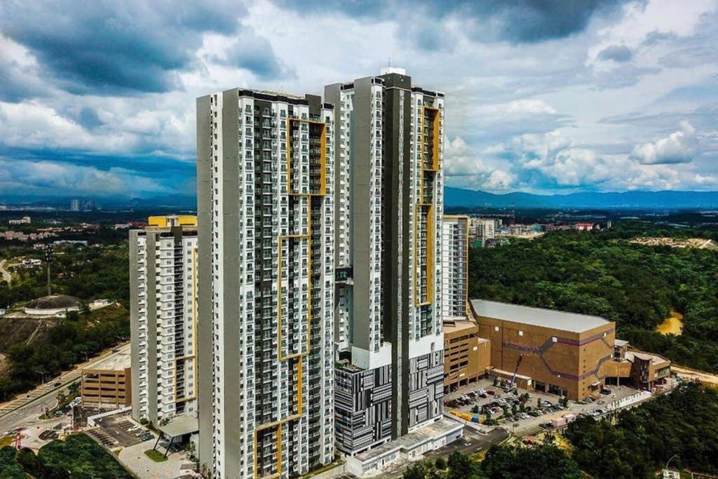 盛婷民宿a S&Thomez 2Bedrooms Mesamall Wifi Klia Usim Miu Inti Nu Nilai Esterno foto