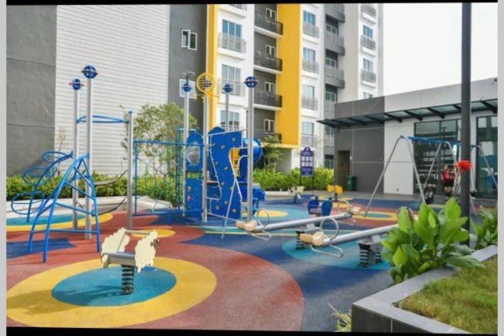盛婷民宿a S&Thomez 2Bedrooms Mesamall Wifi Klia Usim Miu Inti Nu Nilai Esterno foto